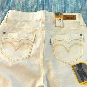 Ladies NWT White Levi Jeans